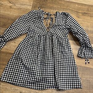 SHEIN Black and White Gingham Puff Sleeve Toe Front Dress